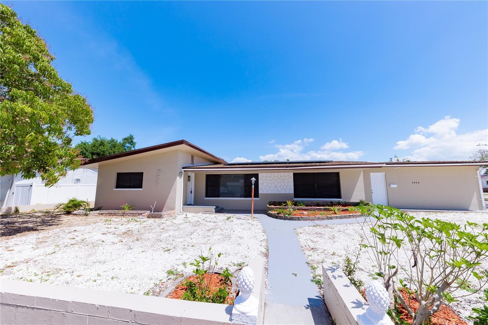 Single Family Residence at 4946 DR MARTIN LUTHER KING JR ST S, ST PETERSBURG, photo 2 of 84