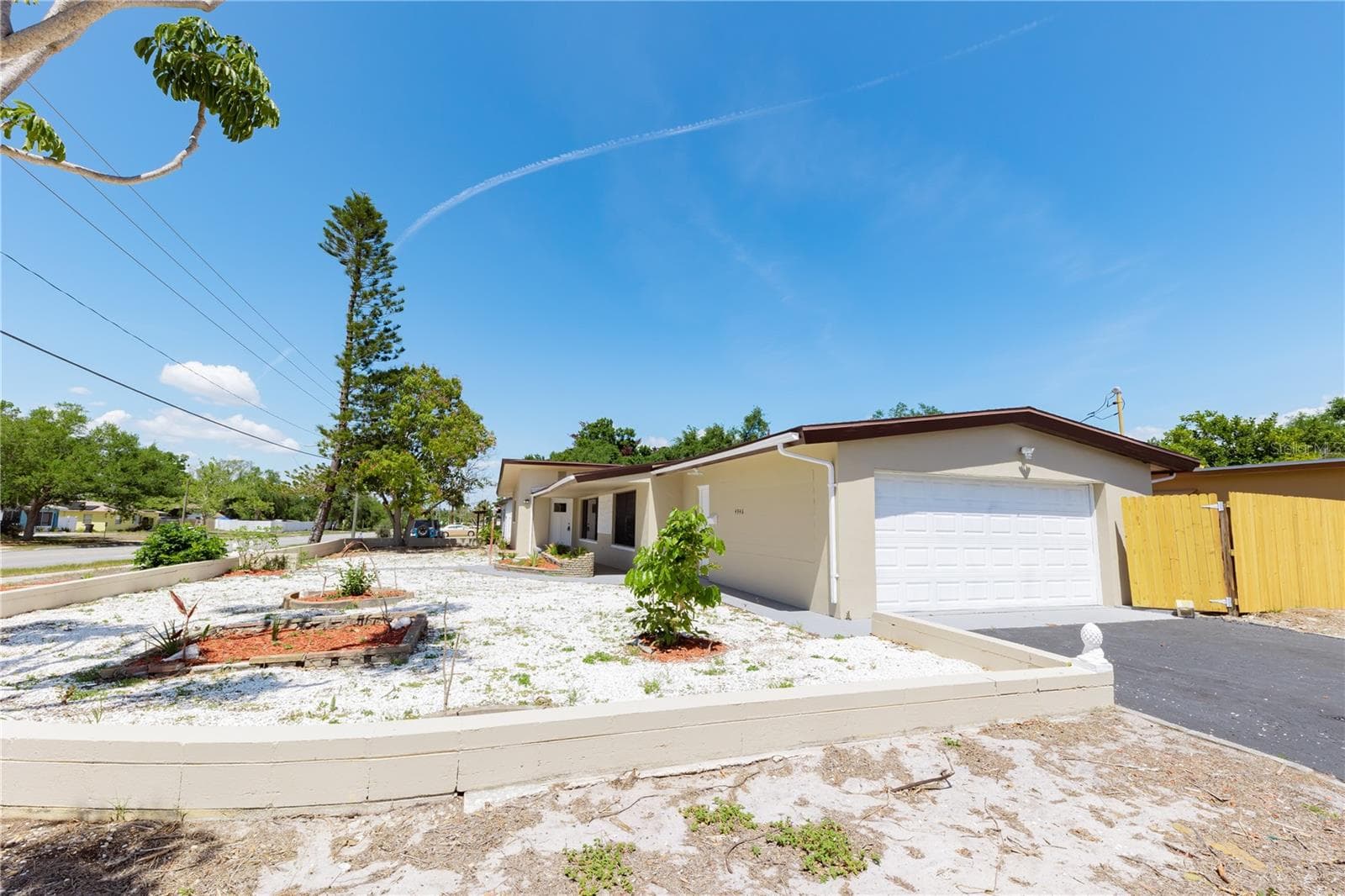 Single Family Residence at 4946 DR MARTIN LUTHER KING JR ST S, ST PETERSBURG, photo 3 of 84