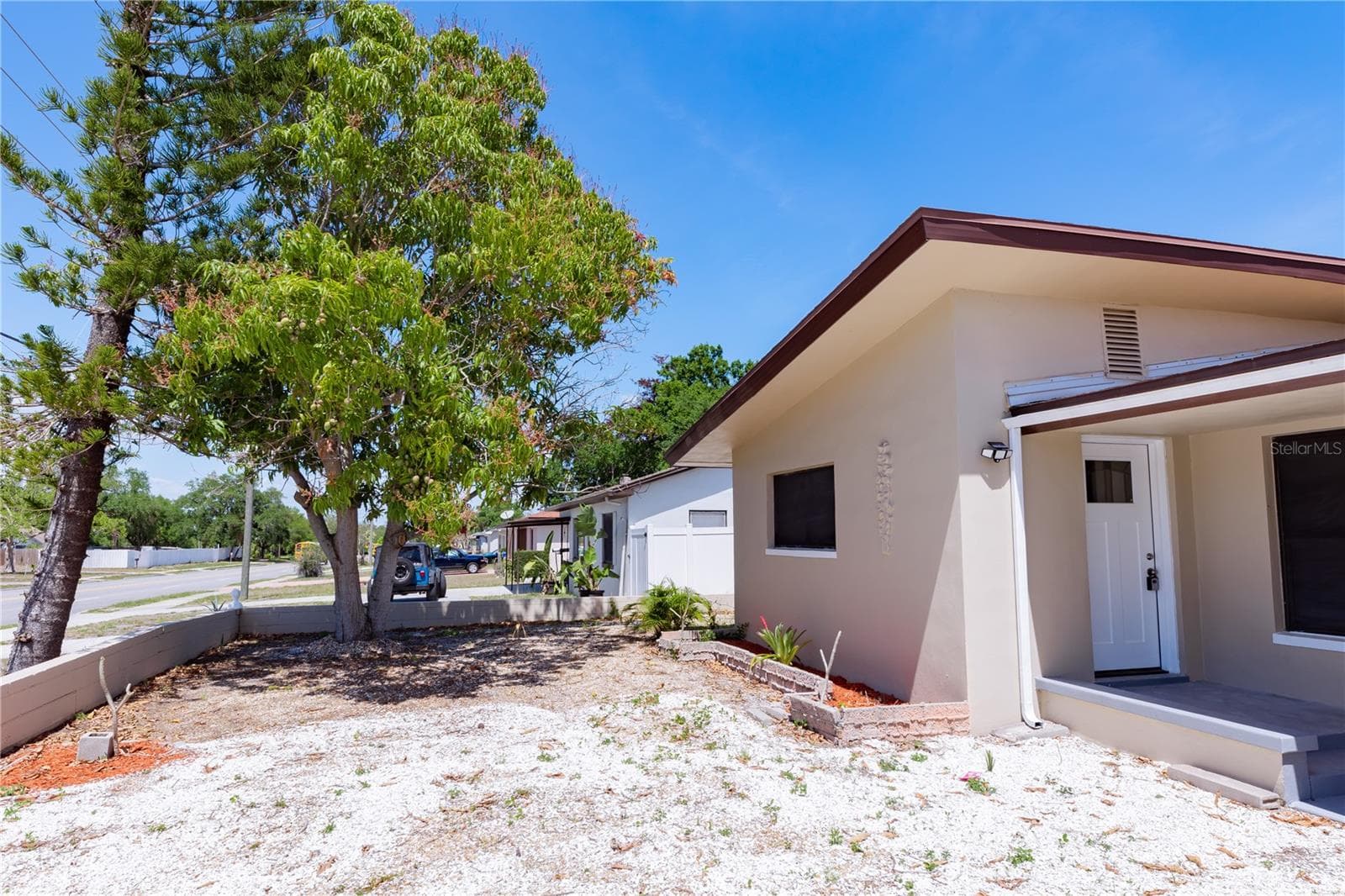 Single Family Residence at 4946 DR MARTIN LUTHER KING JR ST S, ST PETERSBURG, photo 7 of 84