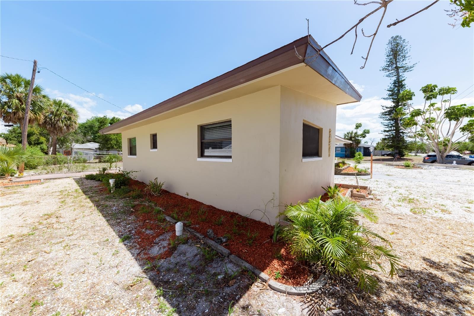 Single Family Residence at 4946 DR MARTIN LUTHER KING JR ST S, ST PETERSBURG, photo 8 of 84