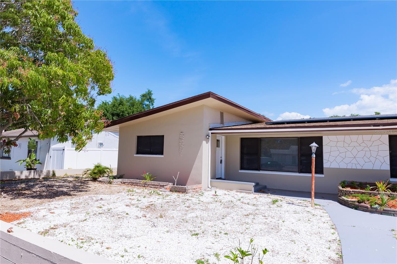 Single Family Residence at 4946 DR MARTIN LUTHER KING JR ST S, ST PETERSBURG, photo 9 of 84