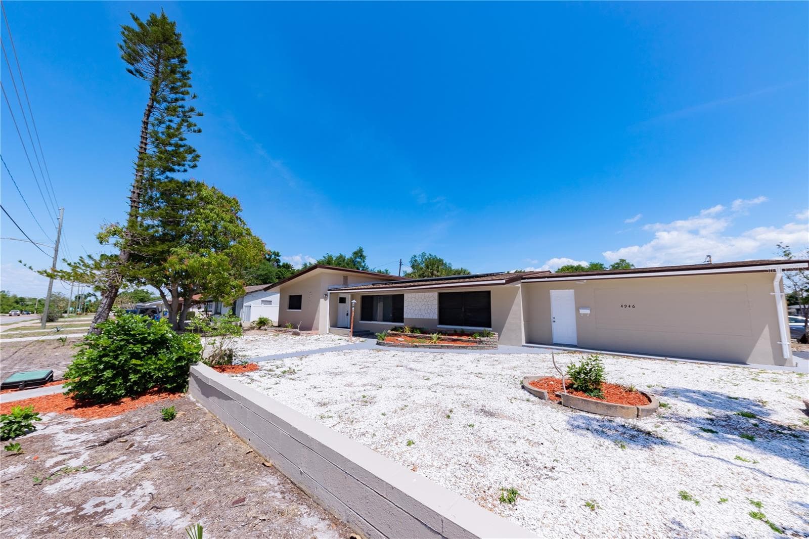 Single Family Residence at 4946 DR MARTIN LUTHER KING JR ST S, ST PETERSBURG, photo 10 of 84