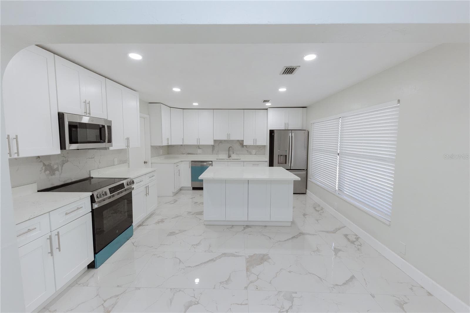 Single Family Residence at 4946 DR MARTIN LUTHER KING JR ST S, ST PETERSBURG, photo 13 of 84