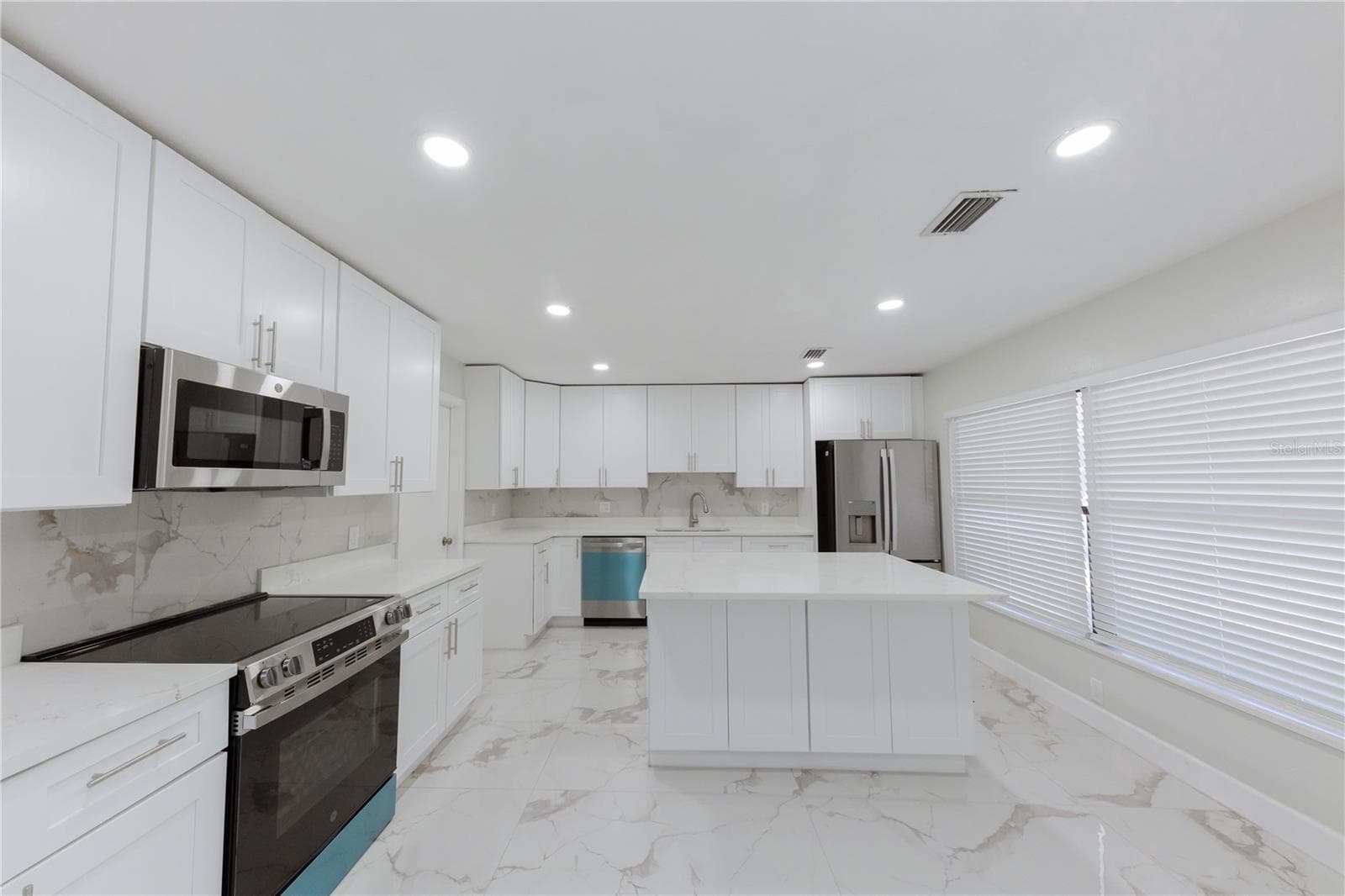 Single Family Residence at 4946 DR MARTIN LUTHER KING JR ST S, ST PETERSBURG, photo 19 of 84