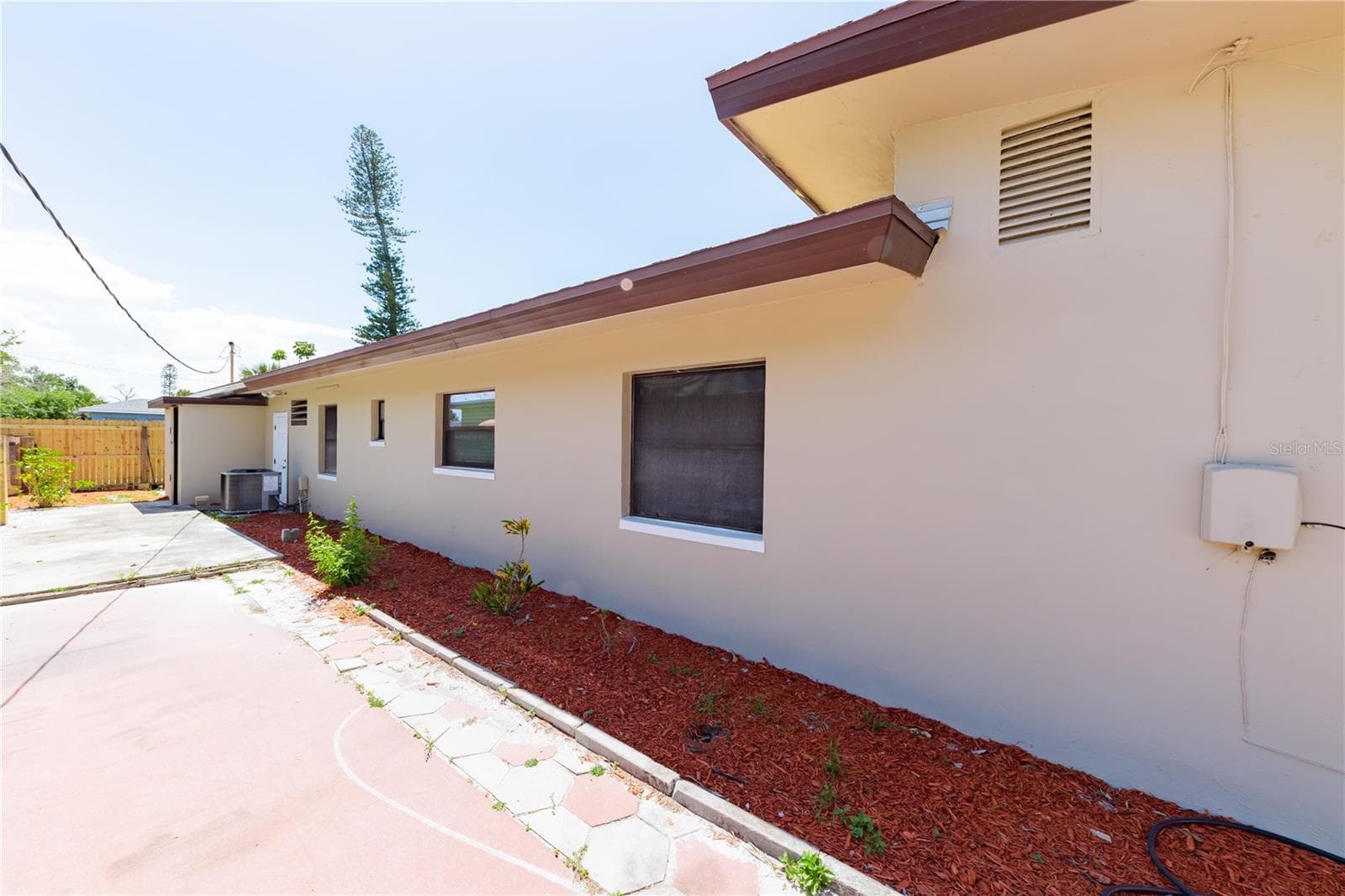 Single Family Residence at 4946 DR MARTIN LUTHER KING JR ST S, ST PETERSBURG, photo 78 of 84