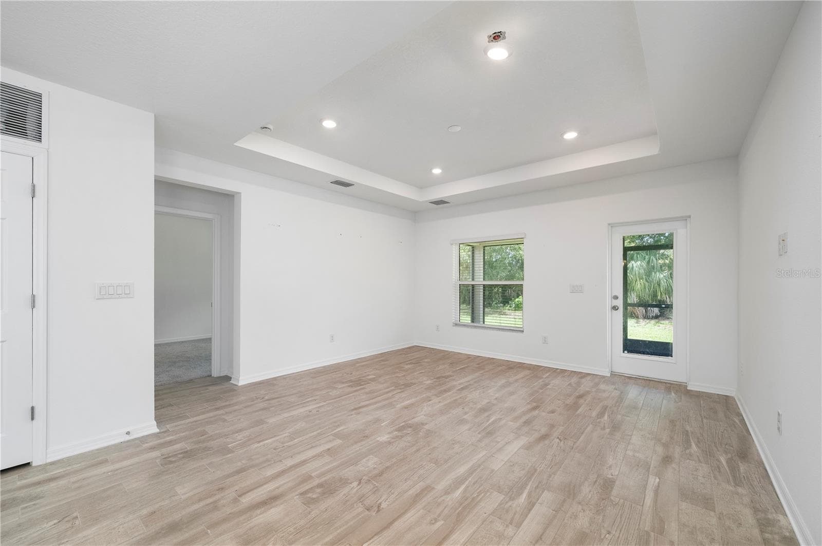 Living Room and primary bedroom to the left - 1968 SUNSET PRESERVE WAY, PORT CHARLOTTE