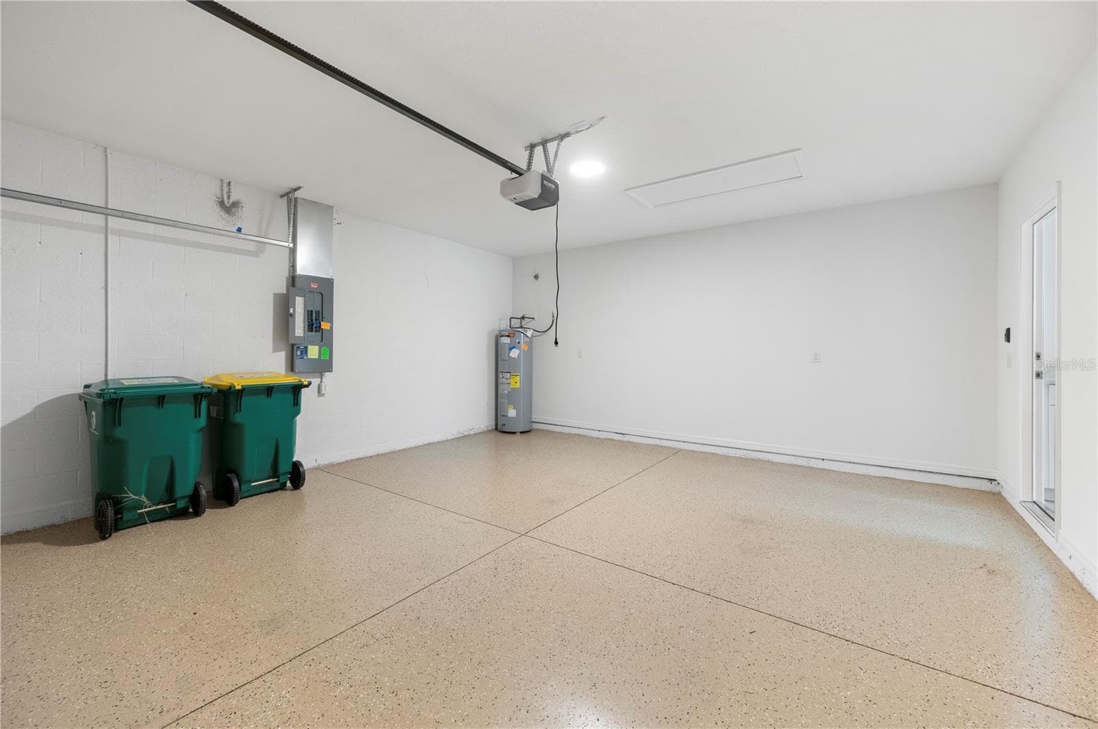 Two car garage - 1968 SUNSET PRESERVE WAY, PORT CHARLOTTE