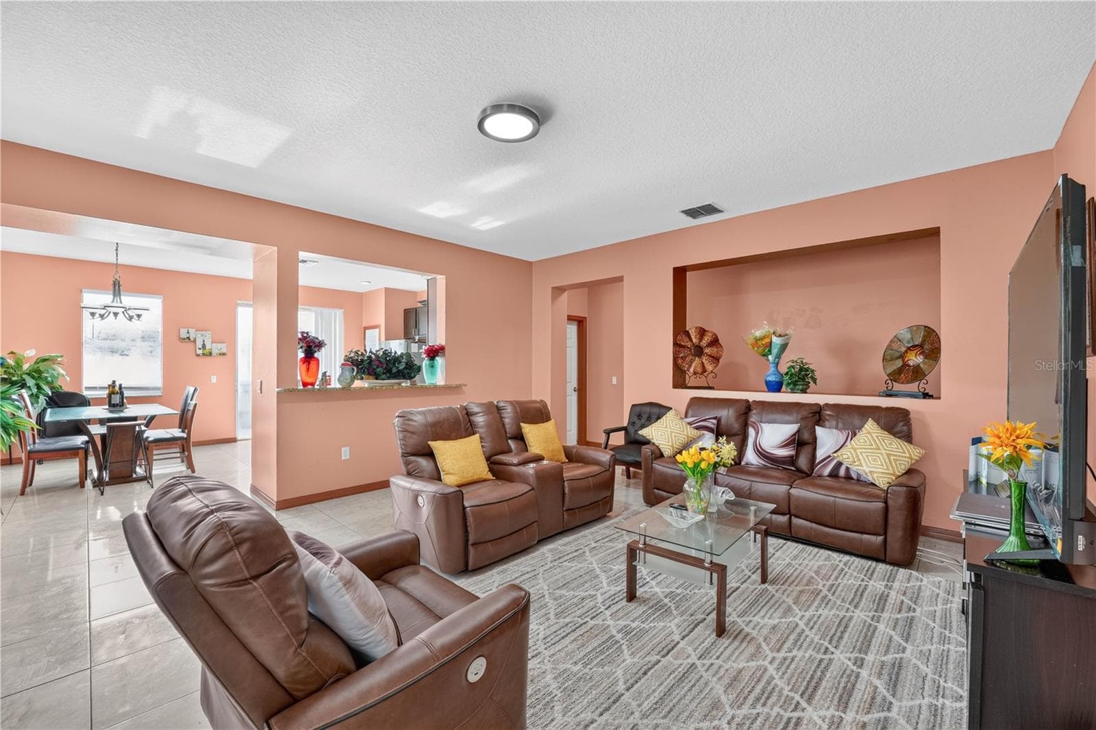 Single Family Residence at 1983 KIMLYN CIR, KISSIMMEE, photo 2 of 24