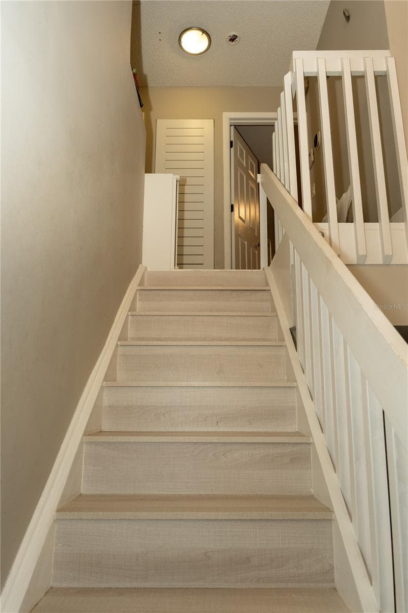 steps to second floor laminate luxury vinyl - 10740 NW 12TH MNR, PLANTATION