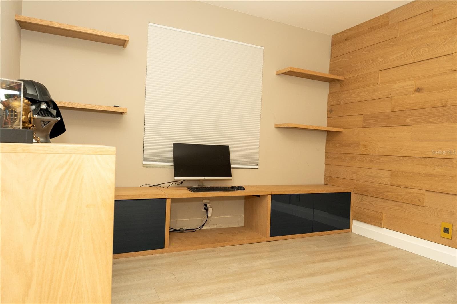 bedroom 1 built in shelves and work area - 10740 NW 12TH MNR, PLANTATION