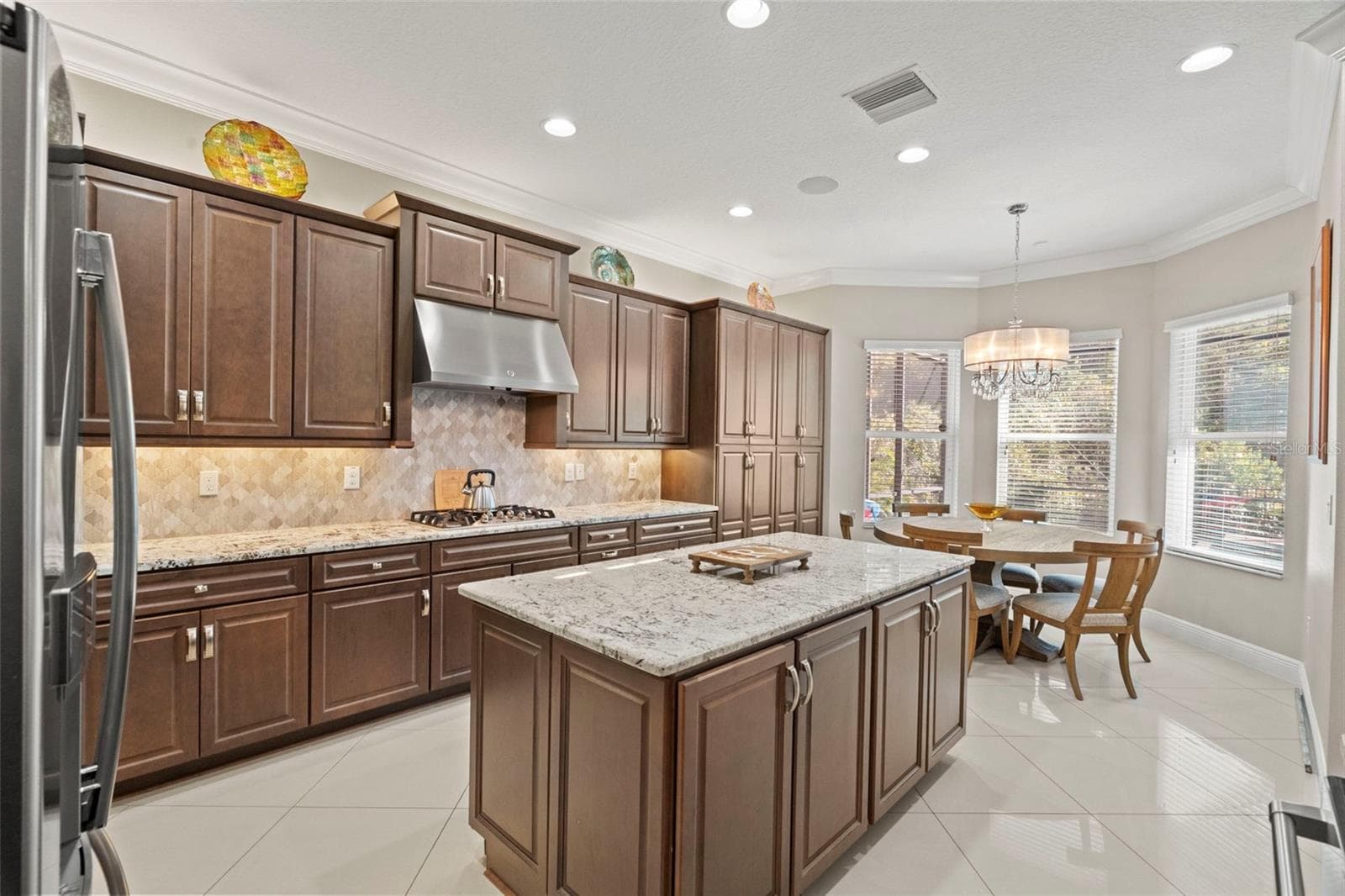 Chef's inspired kitchen - 30581 IVY FORGE CT, WESLEY CHAPEL