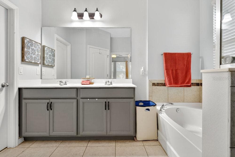 Primary Bathroom - 632 MEADOW SAGE DR, DELAND