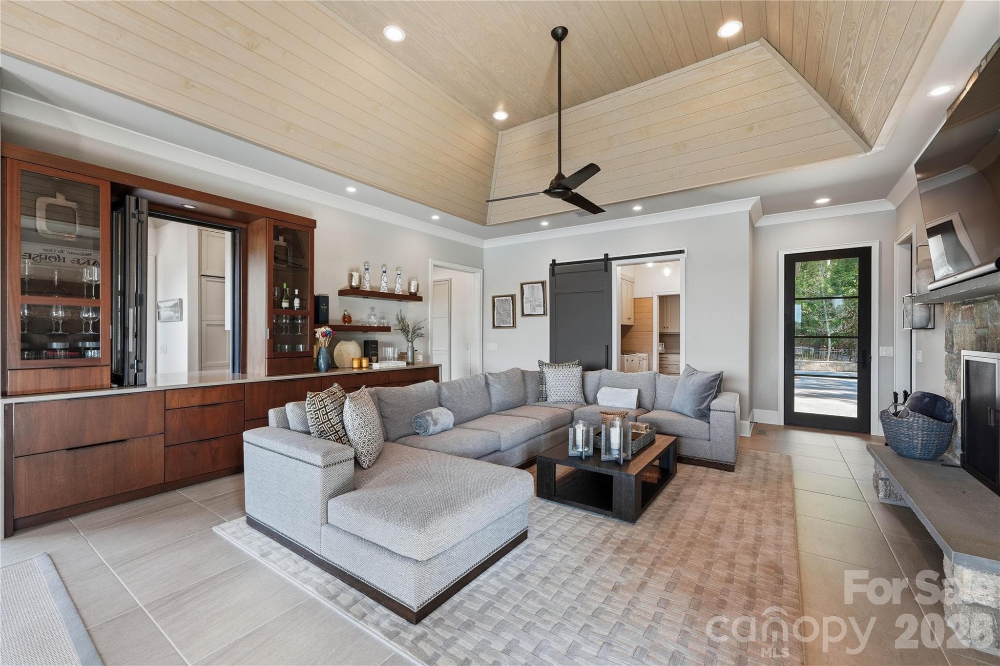 Single Family Residence at 125 Quiet Waters Drive, Mooresville, photo 18 of 48