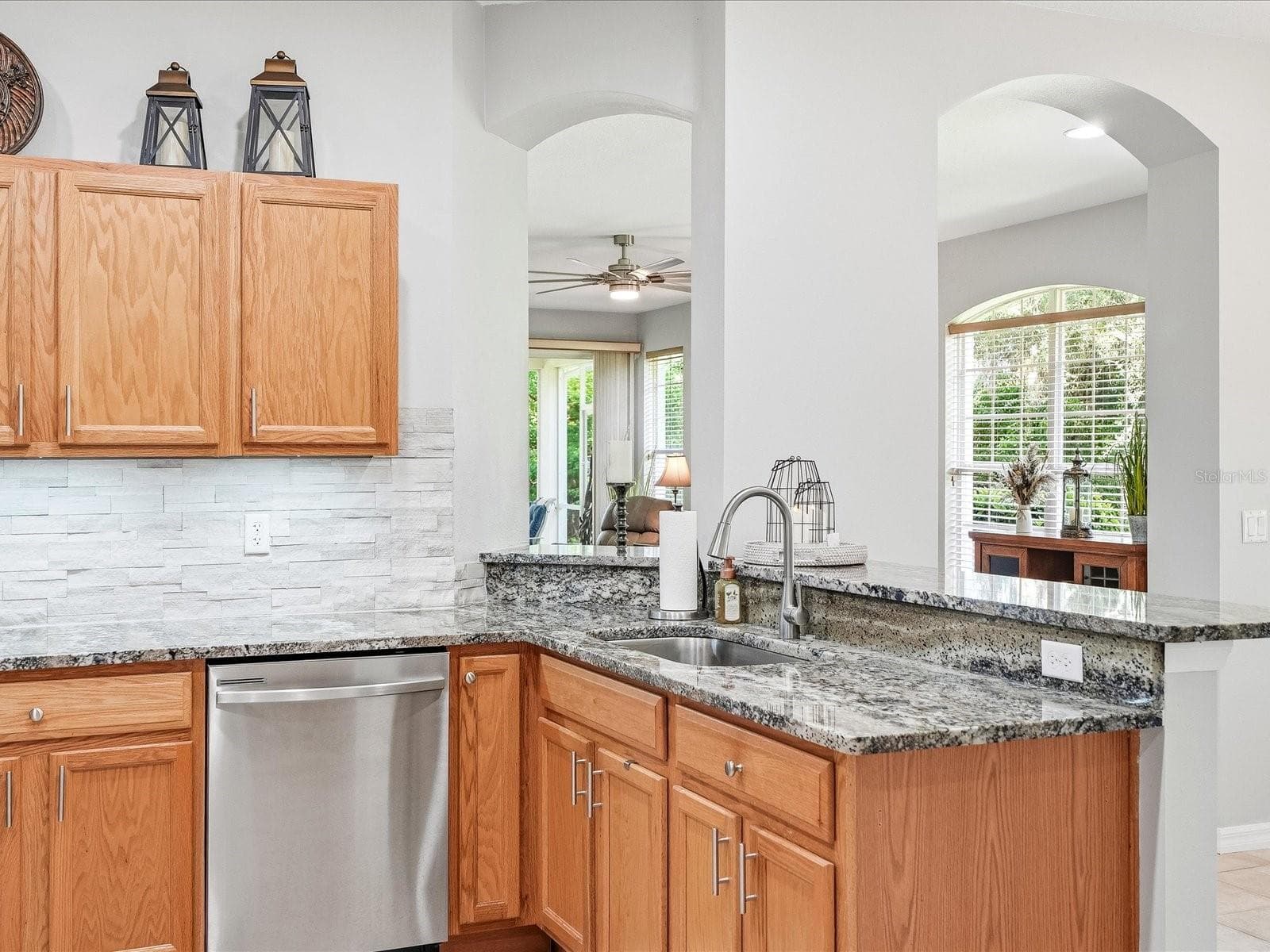 Kitchen - 4693 WHISPERING OAKS DR, NORTH PORT
