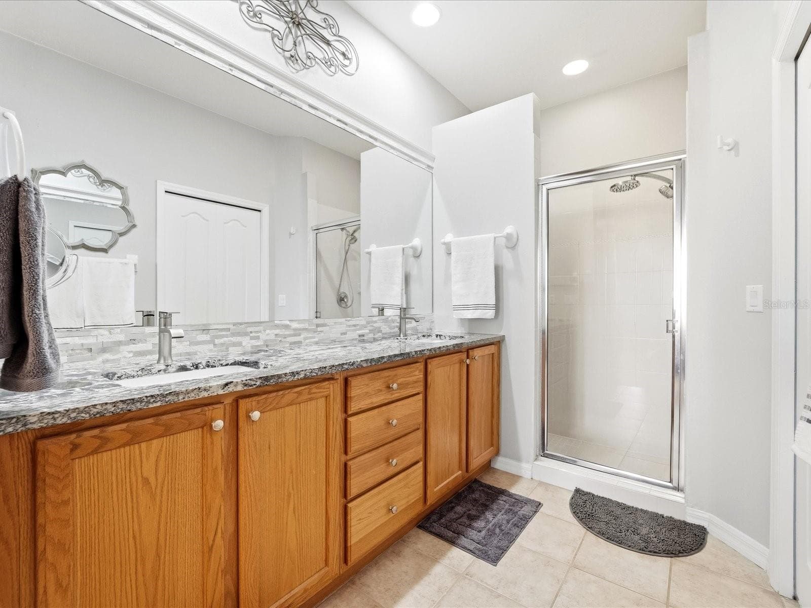 Primary bathroom - 4693 WHISPERING OAKS DR, NORTH PORT