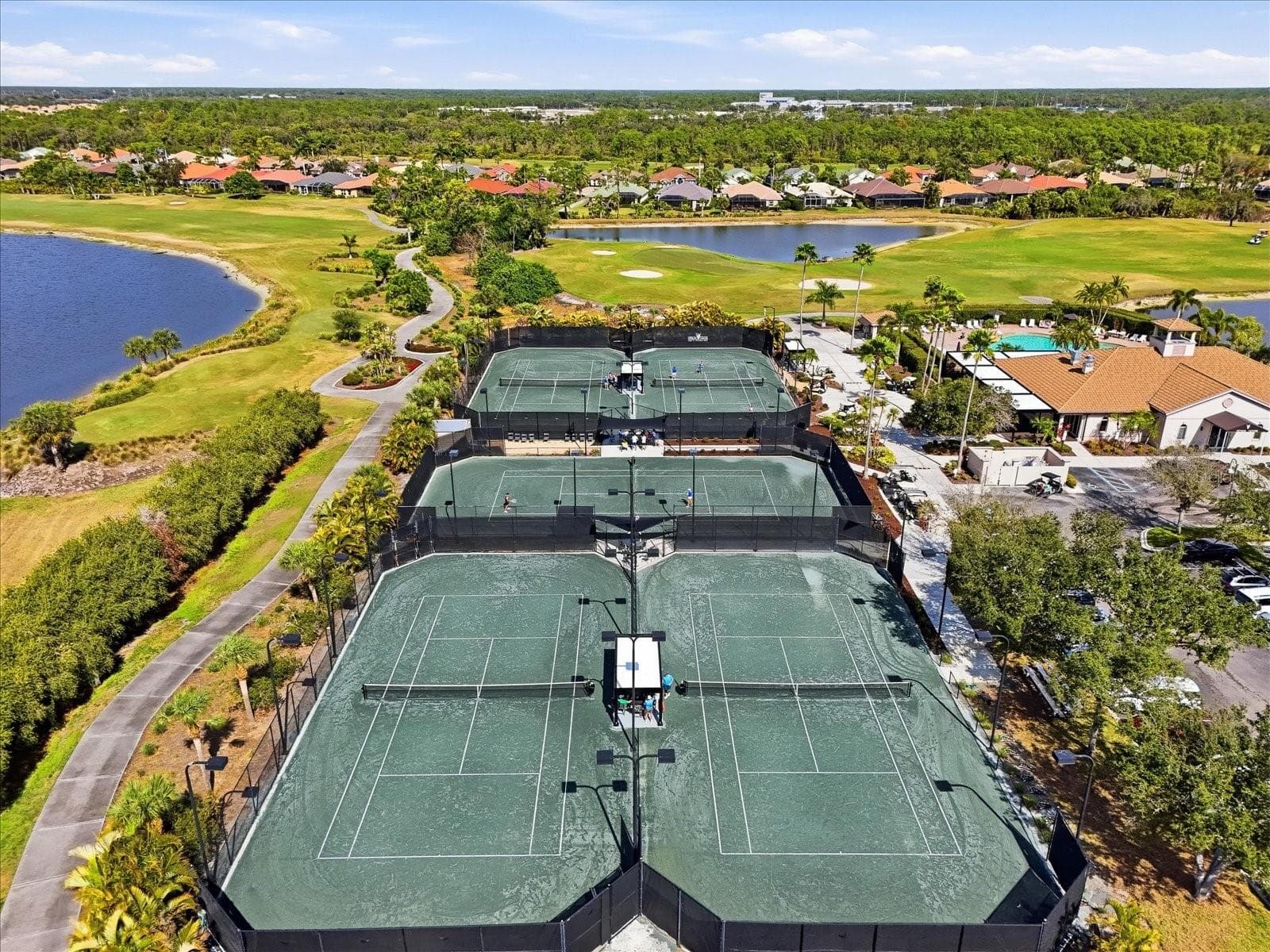 Heron Creek courts - 4693 WHISPERING OAKS DR, NORTH PORT