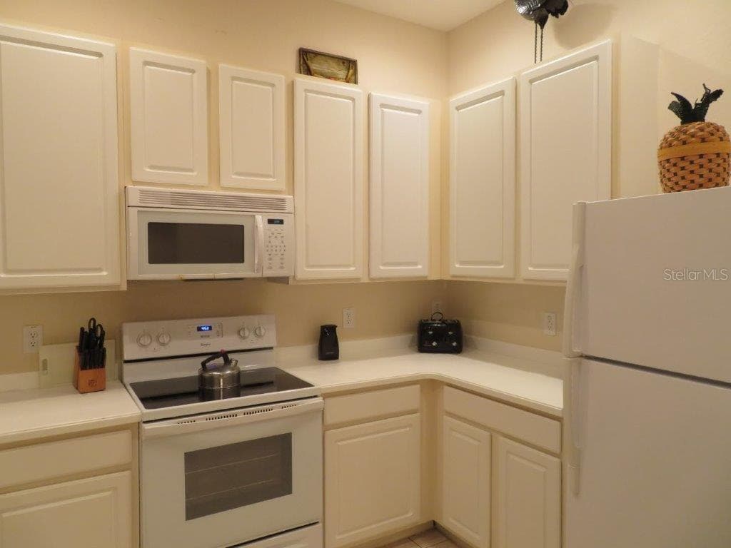 Condominium at 603 NEW PROVIDENCE #603, DAVENPORT, photo 9 of 23