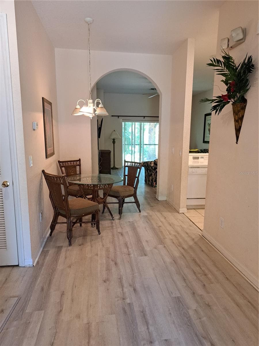 Condominium at 603 NEW PROVIDENCE #603, DAVENPORT, photo 11 of 23