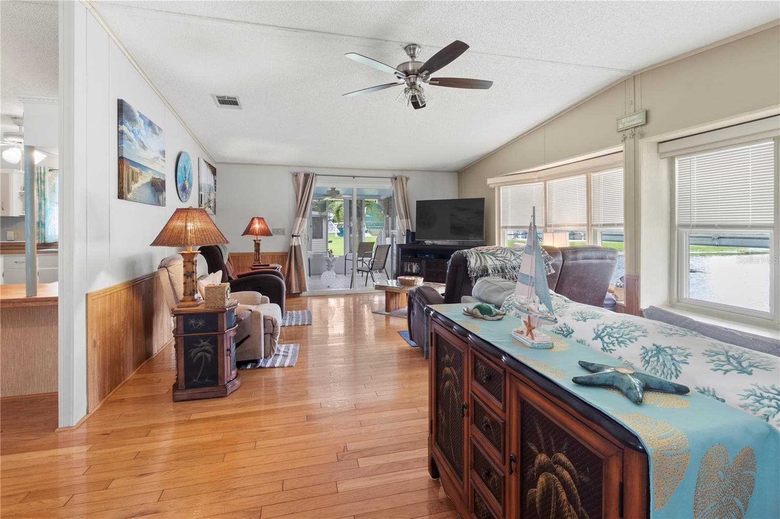 Manufactured Home at 78 EAGLE CIR, ELLENTON, photo 16 of 60