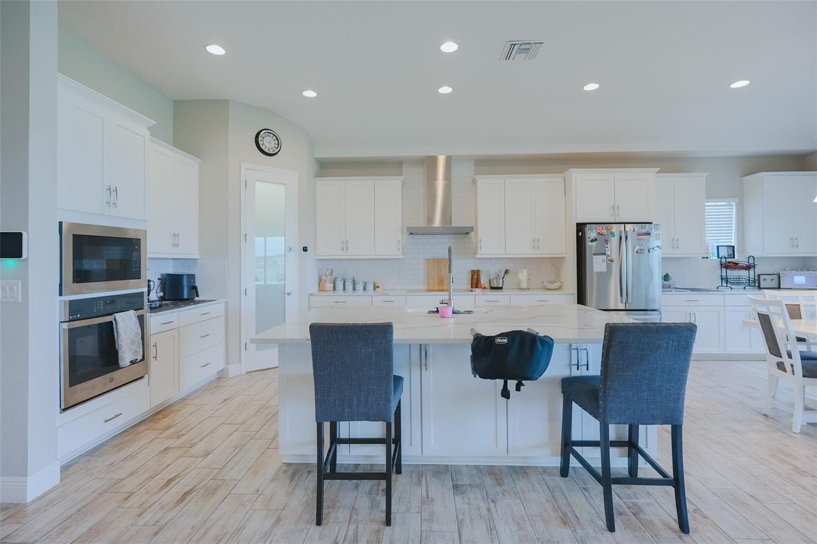 Sit-in island - 12648 BERGSTROM BAY DR, RIVERVIEW