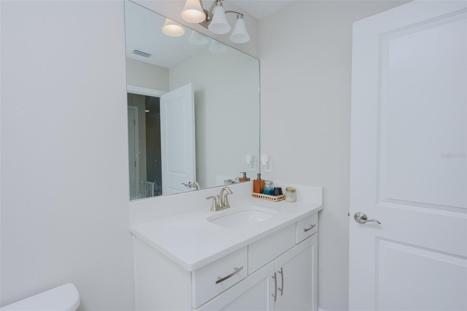 Second bathroom - 1st floor - 12648 BERGSTROM BAY DR, RIVERVIEW