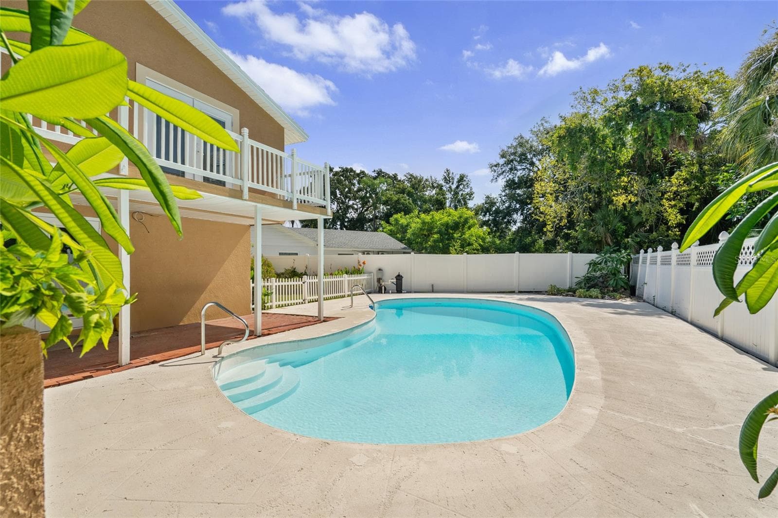 Single Family Residence at 7001 BAYWOOD CT, TAMPA, photo 33 of 37