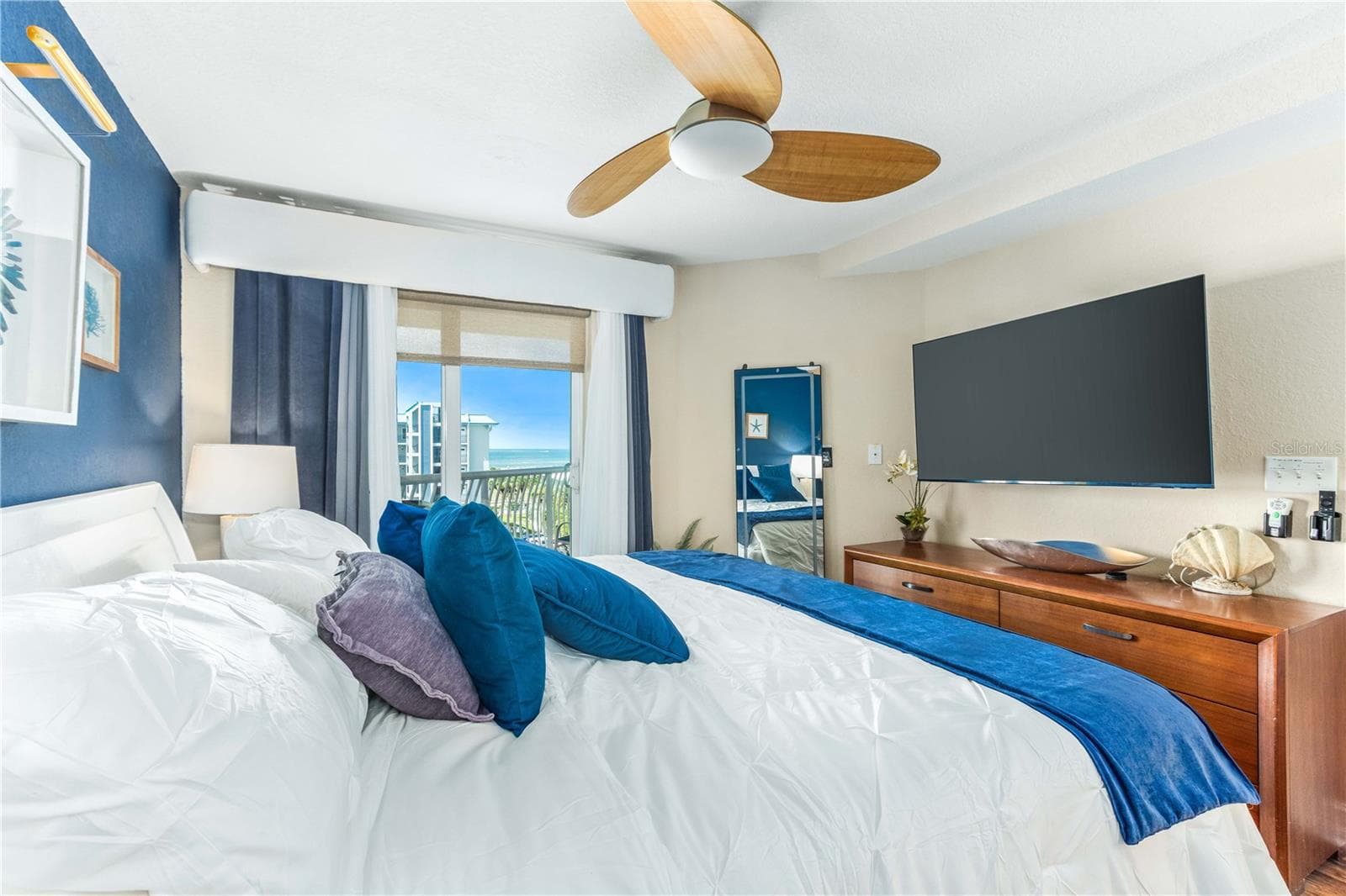 NO MATTER WHICH WAY YOU LOOK, WATER VIEWS. - 11605 GULF BLVD #503, TREASURE ISLAND