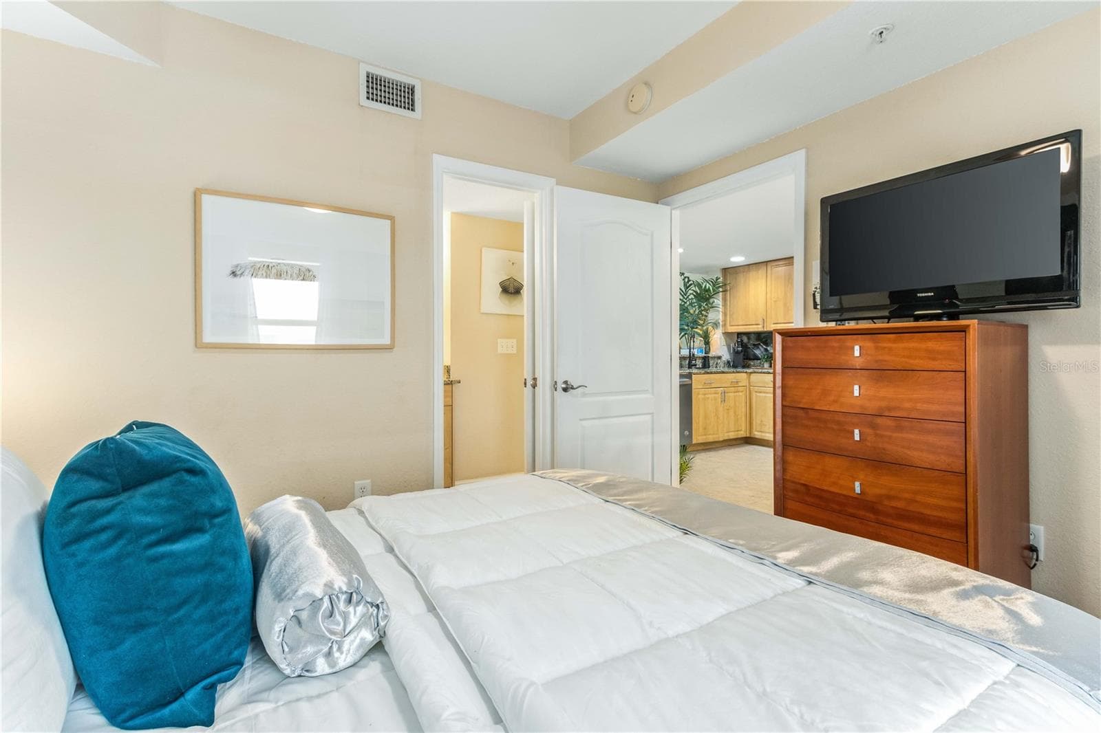 JUNIOR SUITE - 11605 GULF BLVD #503, TREASURE ISLAND
