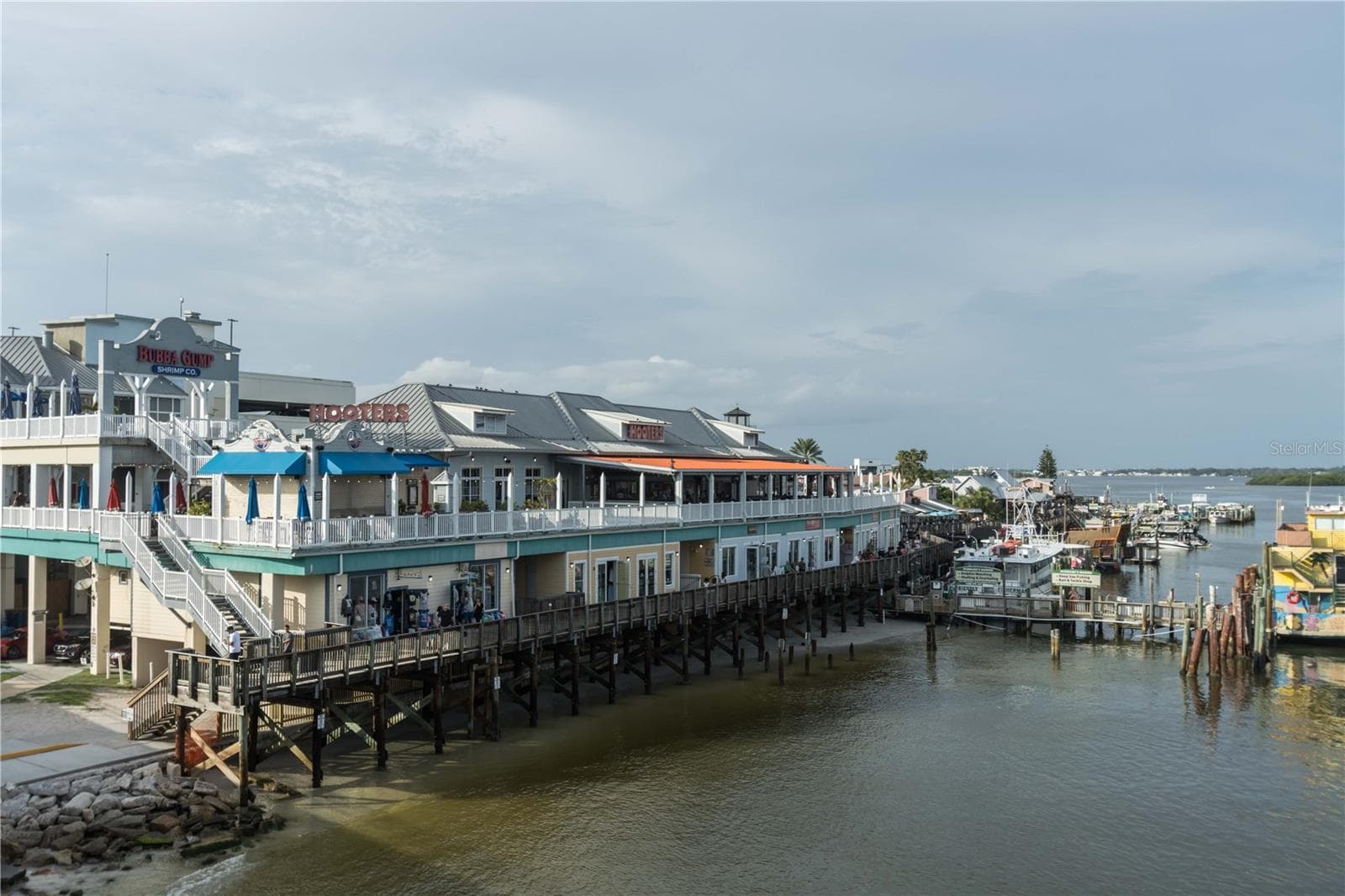 JOHN'S PASS RIGHT AROUND THE CORNER - 11605 GULF BLVD #503, TREASURE ISLAND