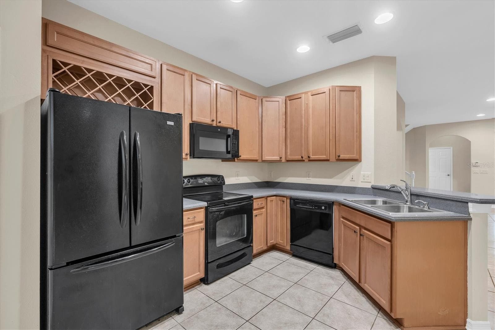 Townhouse at 12660 SILVERDALE ST, TAMPA, photo 19 of 48
