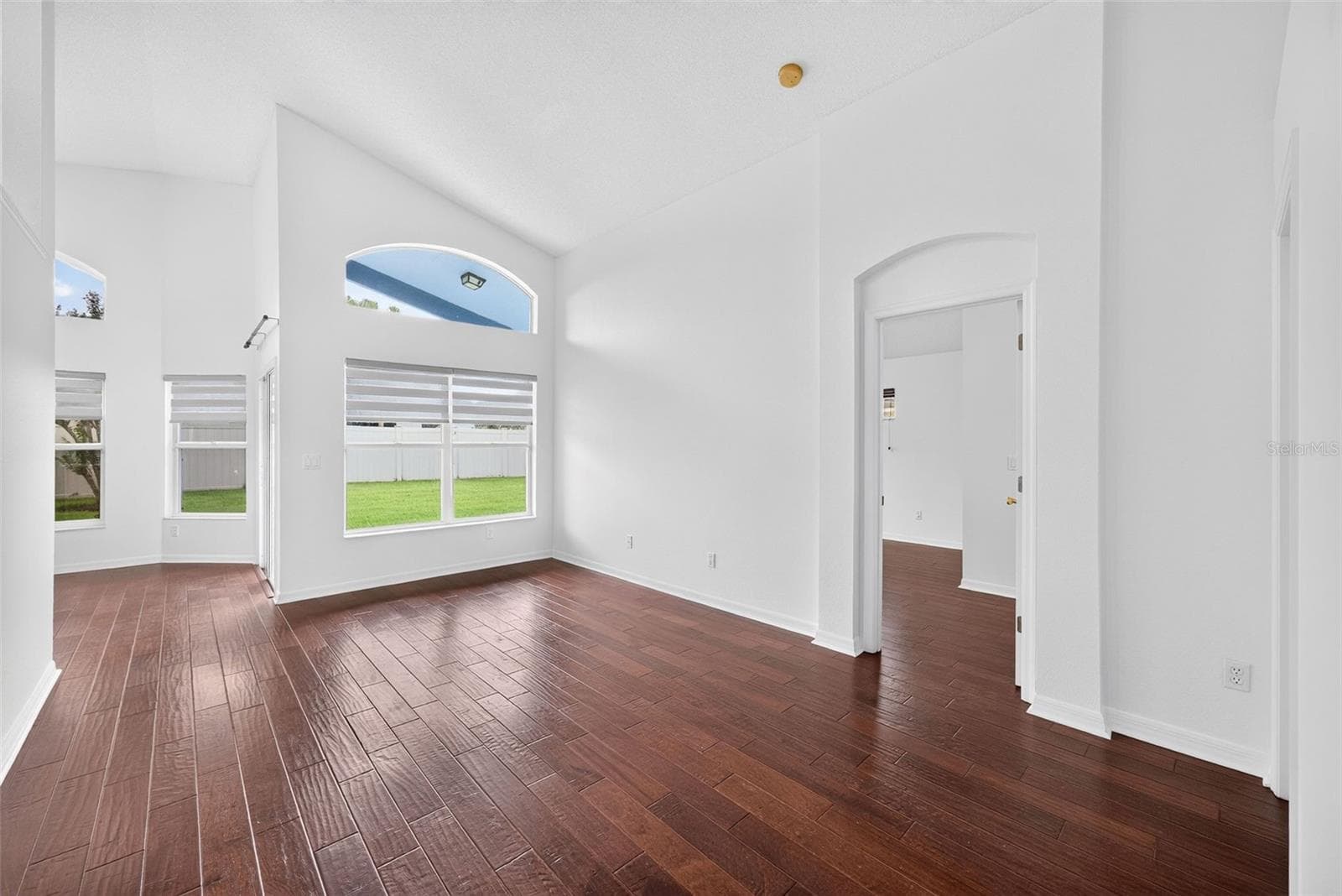 Living Room - 630 RIOMAR AVE, ORLANDO