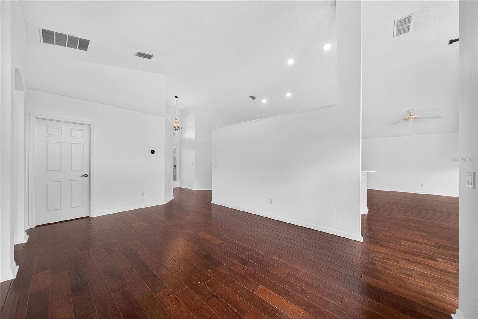 Living Room - 630 RIOMAR AVE, ORLANDO