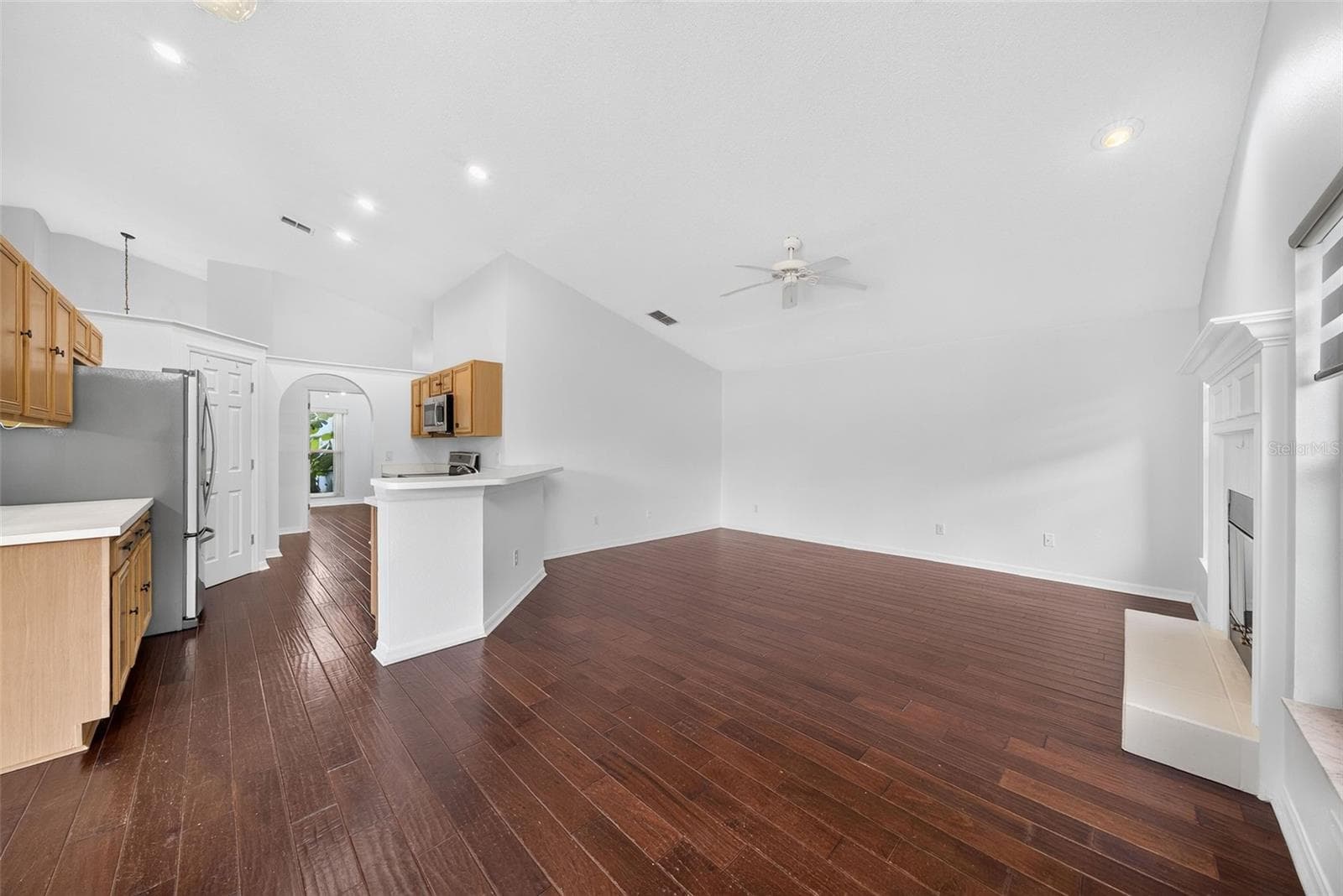 Family Room/Kitchen - 630 RIOMAR AVE, ORLANDO