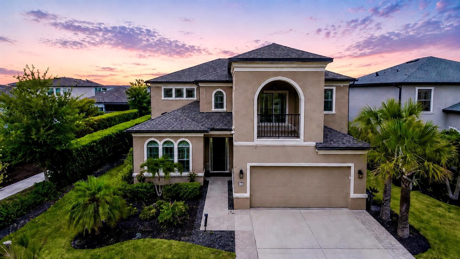 9085 LUNA LN