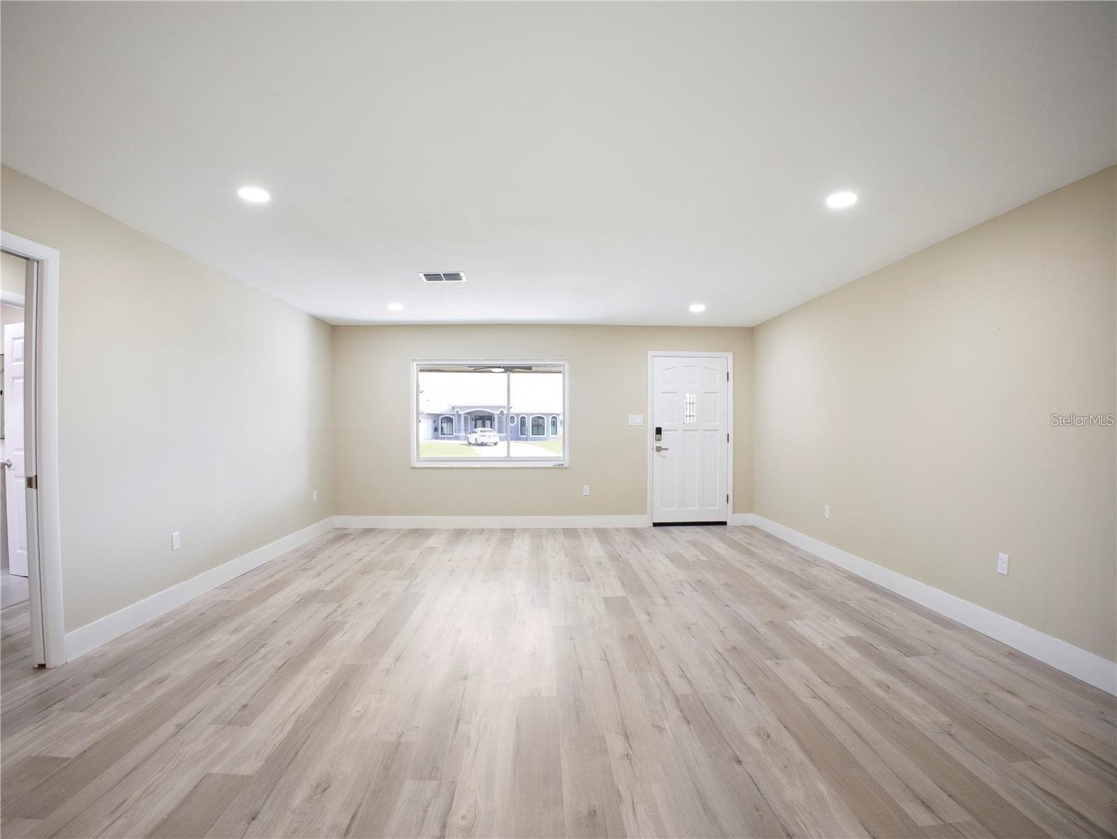 Single Family Residence at 196 W LAKE DAMON DR, AVON PARK, photo 19 of 25