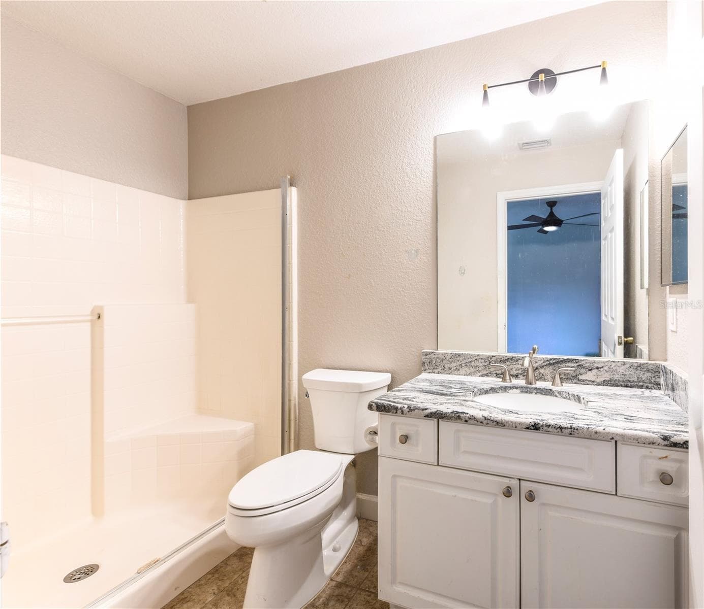 Primary ensuite bathroom - 8457 BRISTOL AVE, NORTH PORT