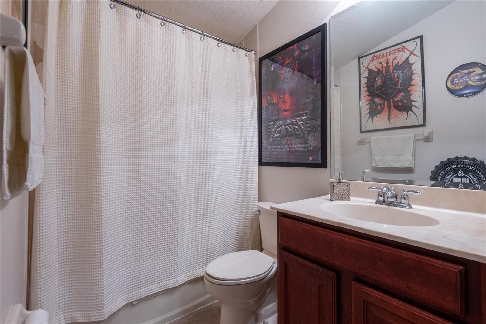upstairs full bathroom en suite - 14815 NINEBARK CT, LAND O LAKES