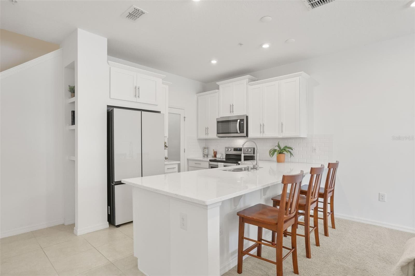 Kitchen - 10245 HIGHLINE CREST ST, ORLANDO