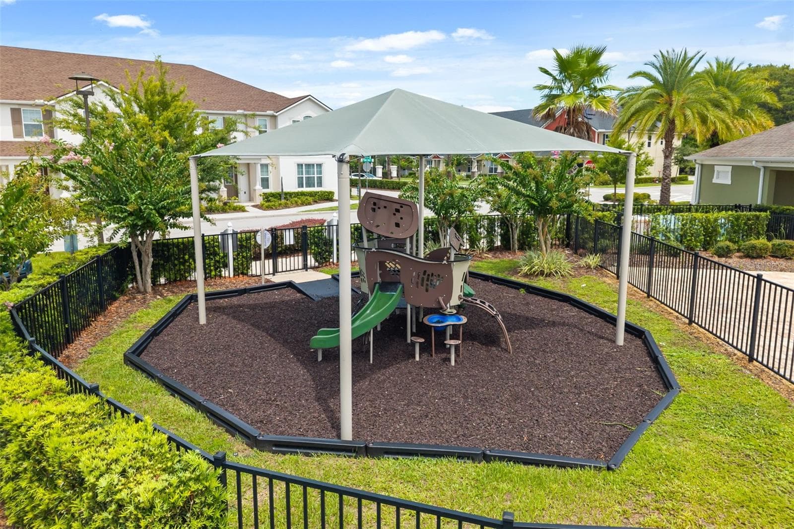 Community park - 10245 HIGHLINE CREST ST, ORLANDO
