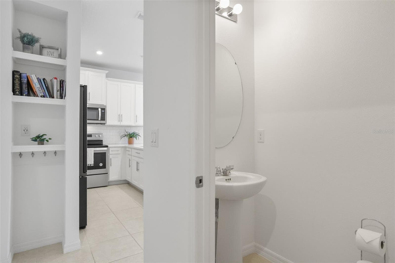 Half Bath/Shelving - 10245 HIGHLINE CREST ST, ORLANDO