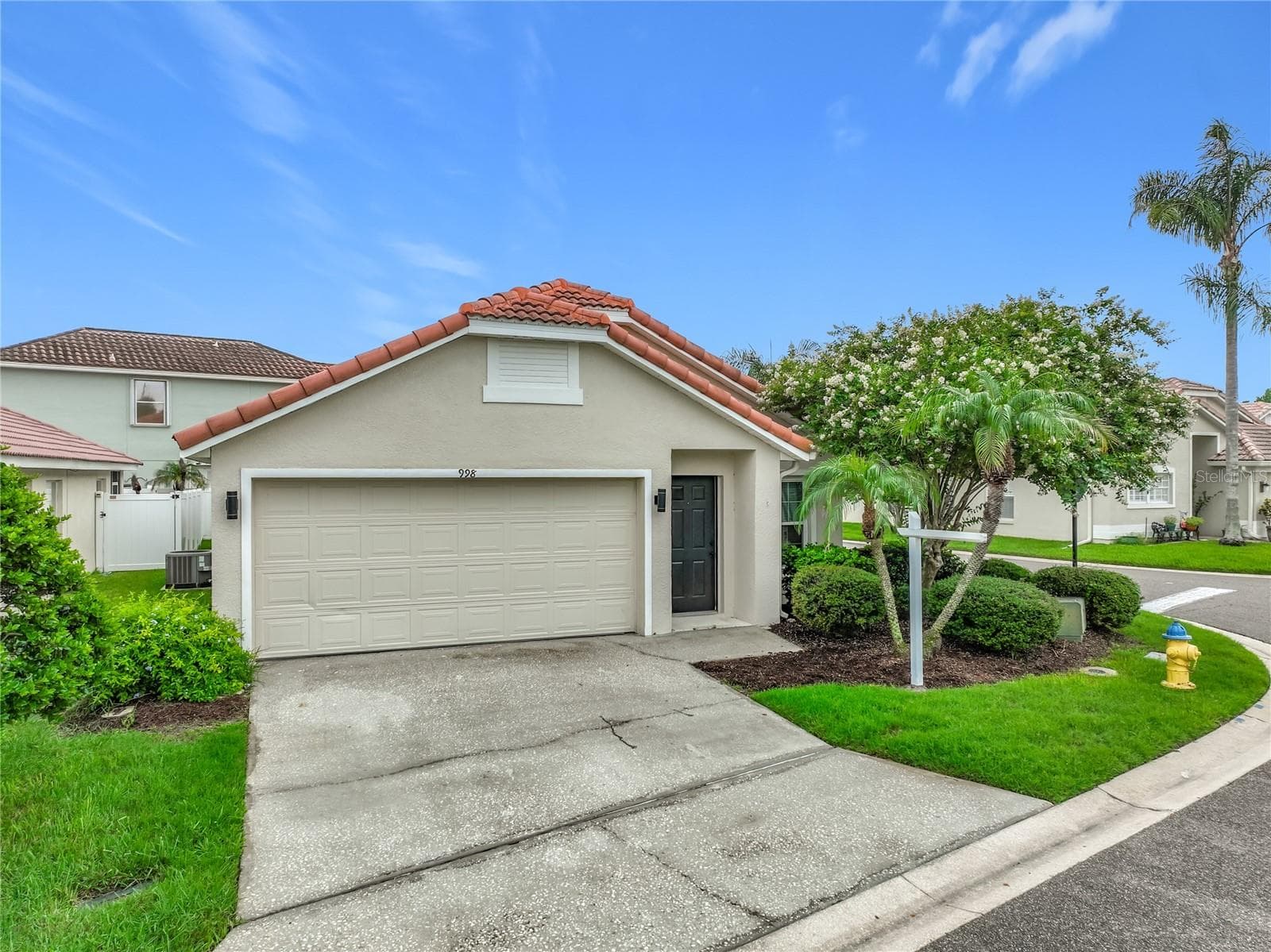 Single Family Residence at 998 WHITE SPRINGS LN, WINTER SPRINGS, photo 2 of 57