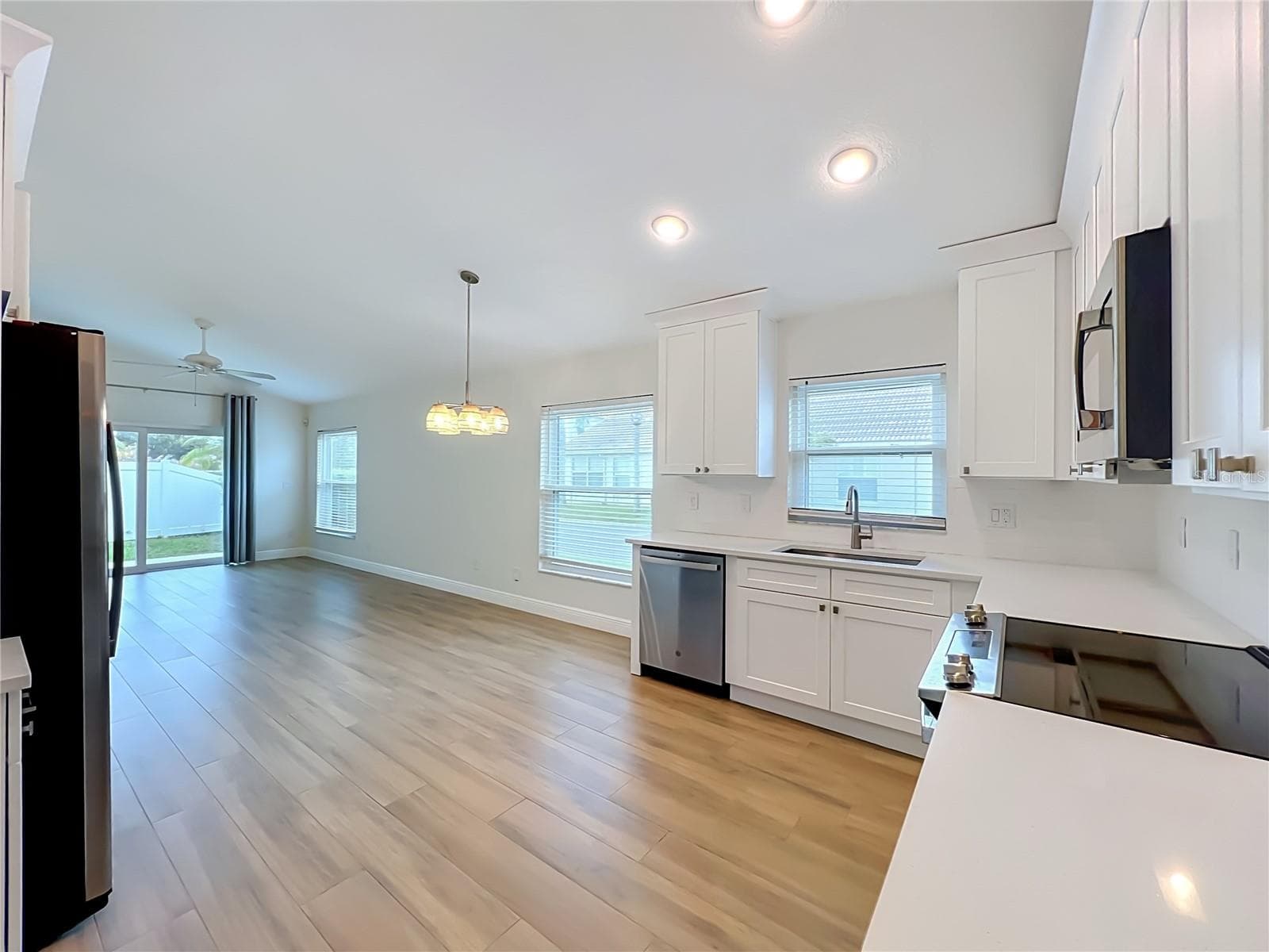 Single Family Residence at 998 WHITE SPRINGS LN, WINTER SPRINGS, photo 12 of 57