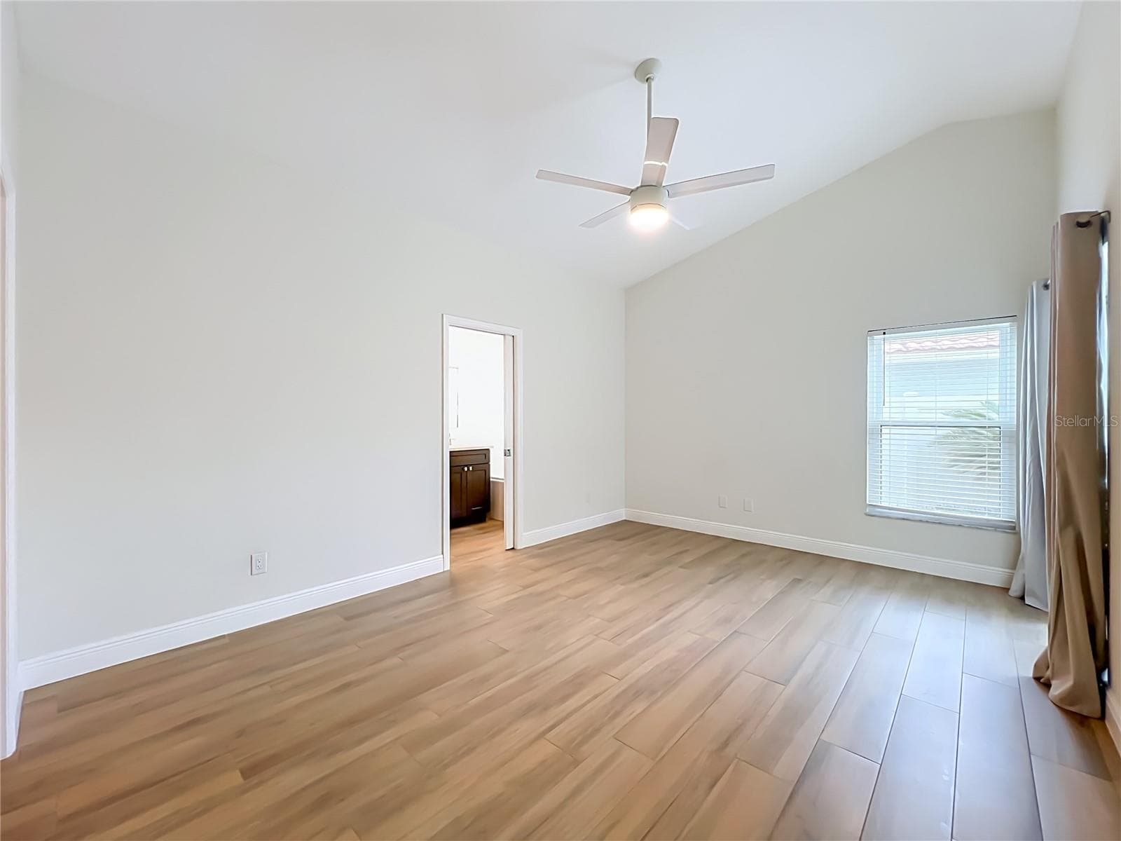 primary bedroom - 998 WHITE SPRINGS LN, WINTER SPRINGS