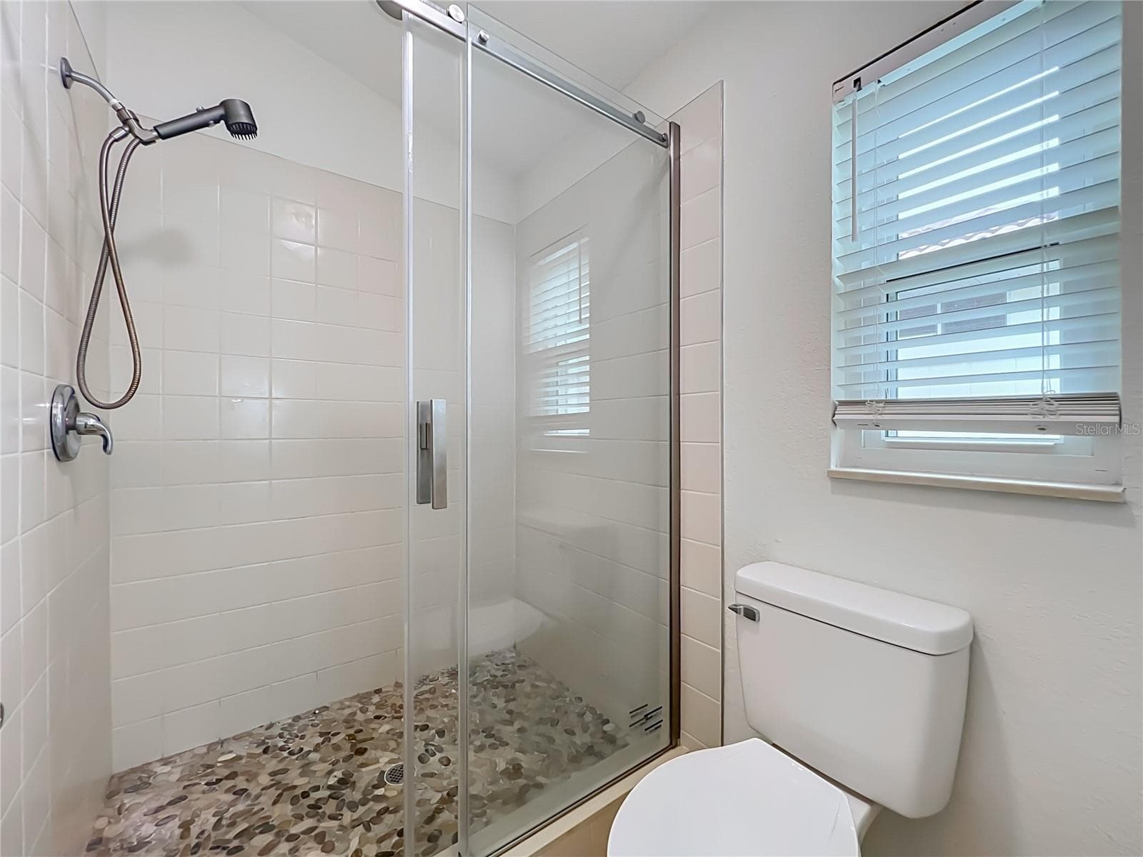 priamry bath - 998 WHITE SPRINGS LN, WINTER SPRINGS