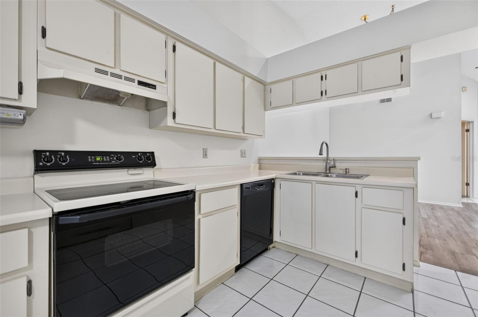 Villa at 11754 SPRING TREE LN, PORT RICHEY, photo 12 of 23