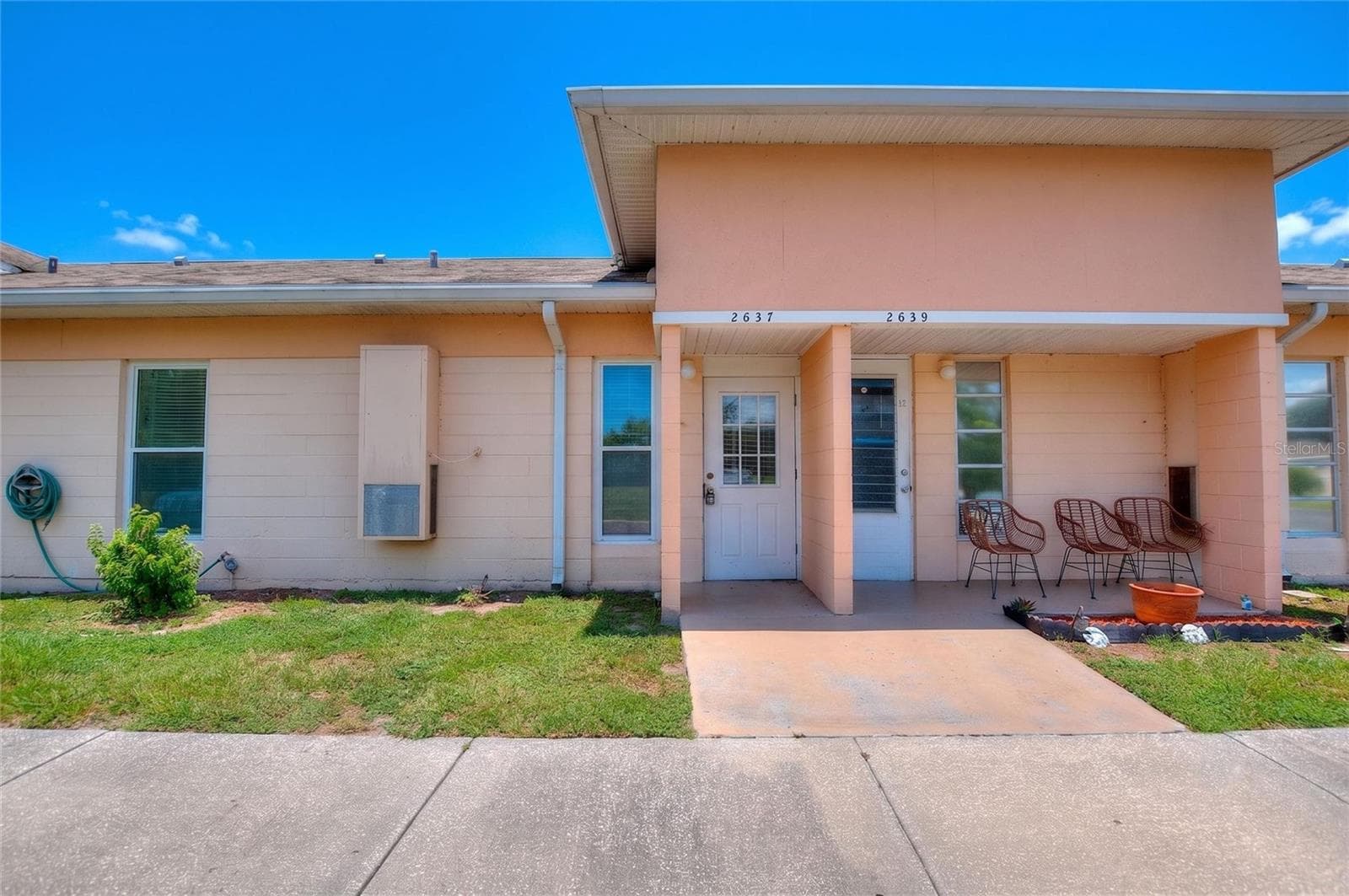 2637 CLUB CIR