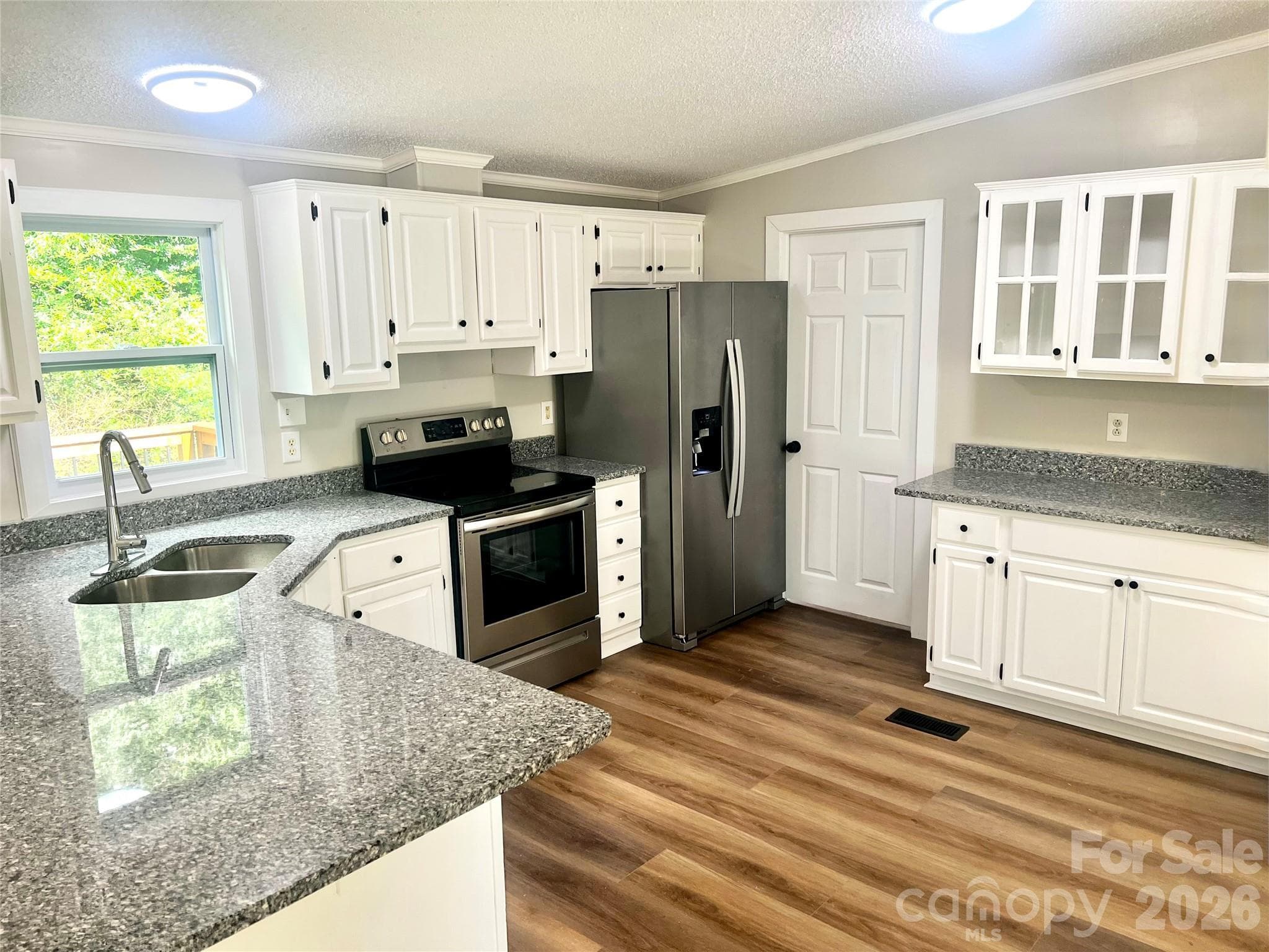 Single Family Residence at 10380 Turnplow Drive, Davidson, photo 6 of 24