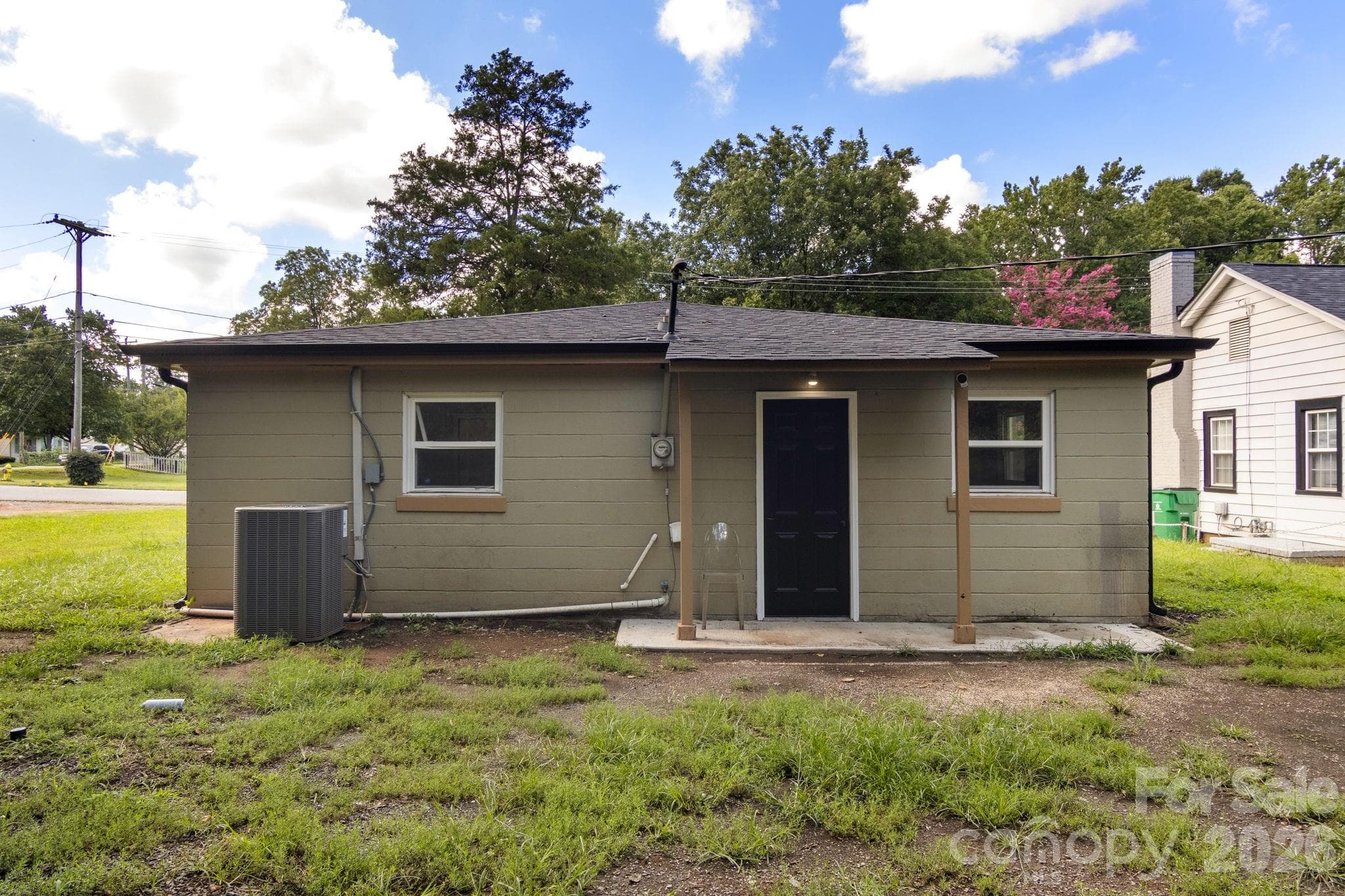 Single Family Residence at 931 Reliance Street, Charlotte, photo 6 of 26