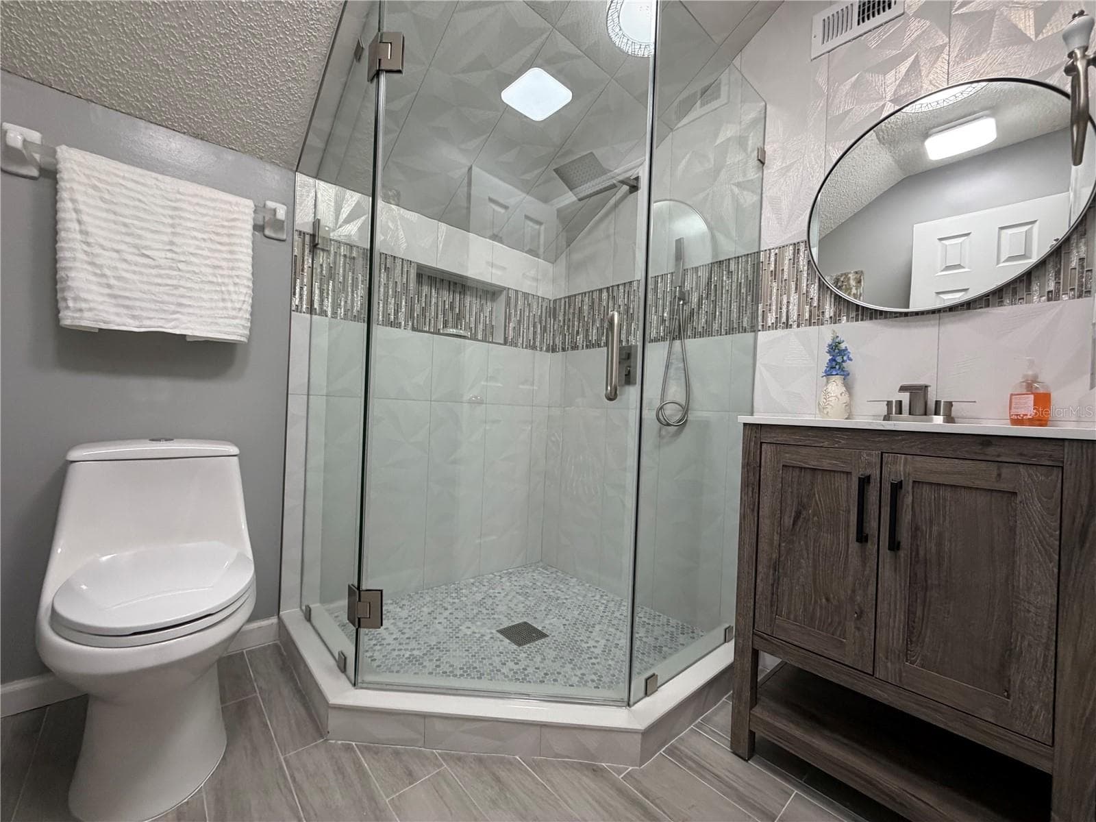 Single Family Residence at 3276 WOODGLEN DR, ORANGE PARK, photo 11 of 19