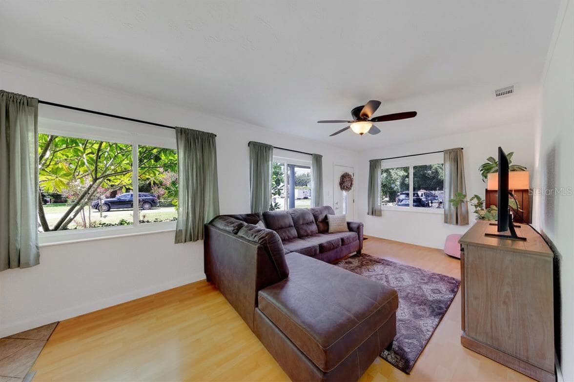 Single Family Residence at 2773 BELLE HAVEN DR, CLEARWATER, photo 5 of 35
